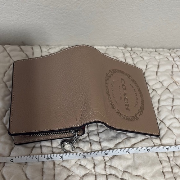 🌼🌼New Coach Brown Leather Wallet with burgundy interior - Picture 14 of 17